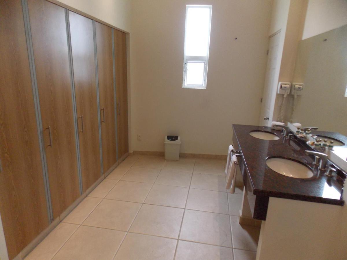 Cypres Hotel & Suites Zapopan Zewnętrze zdjęcie